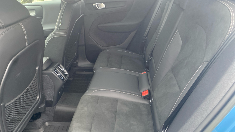 Volvo XC40 2.0 B3P Plus Dark 5dr Auto Petrol Estate